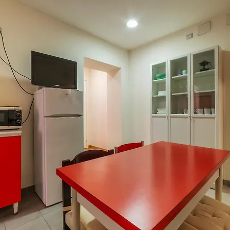 Guesthost - Termini Comfy Рим