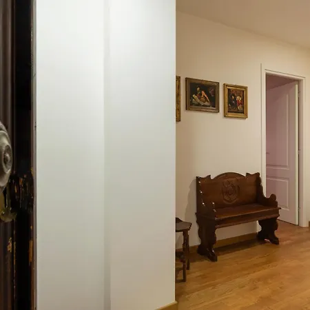 Guesthost - Termini Comfy *