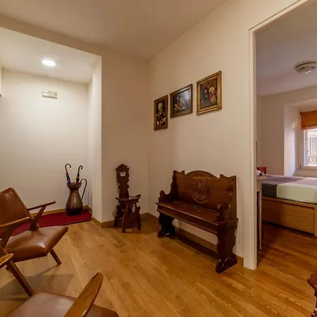 Apartment Guesthost - Termini Comfy