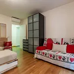 Guesthost - Termini Comfy Apartment