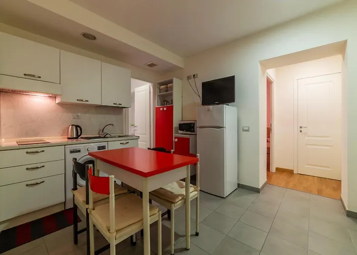 Guesthost - Termini Comfy Daire Roma